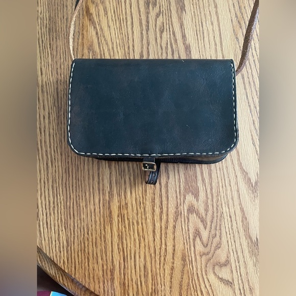 Vintage Brown Leather Hand Made Crossbody Purse - Picture 5 of 15